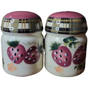 Salt Pepper Shakers Ceramic Oneida Strawberry Plaid